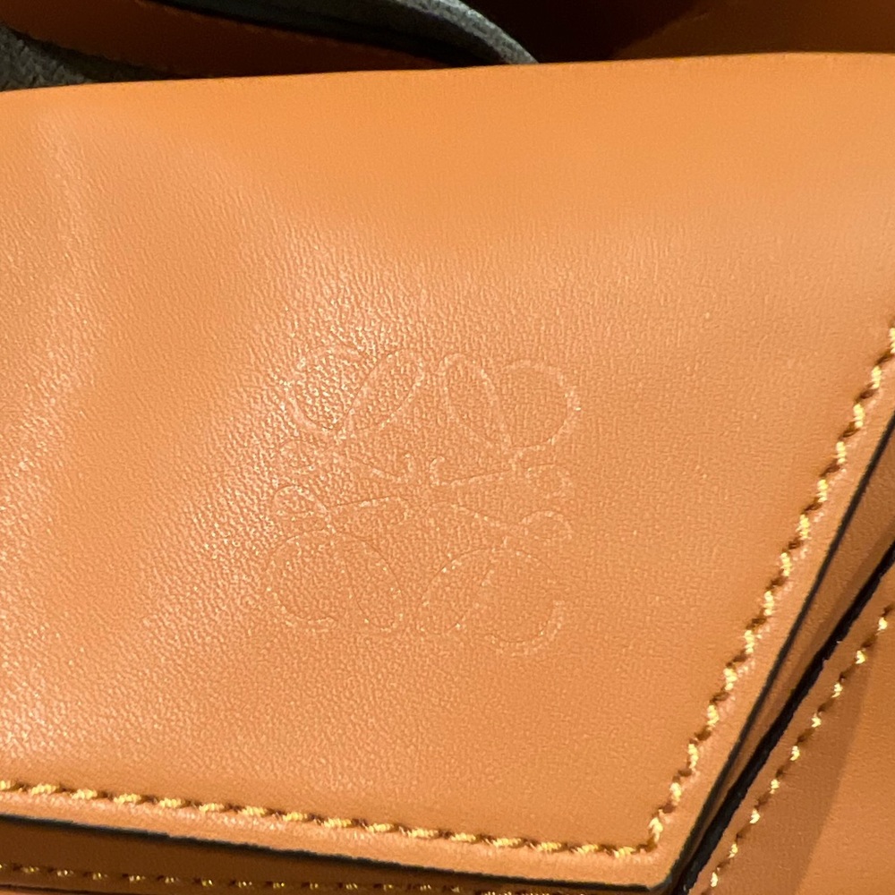 Geometric Tan Hobo Bag - Picture 3 of 4